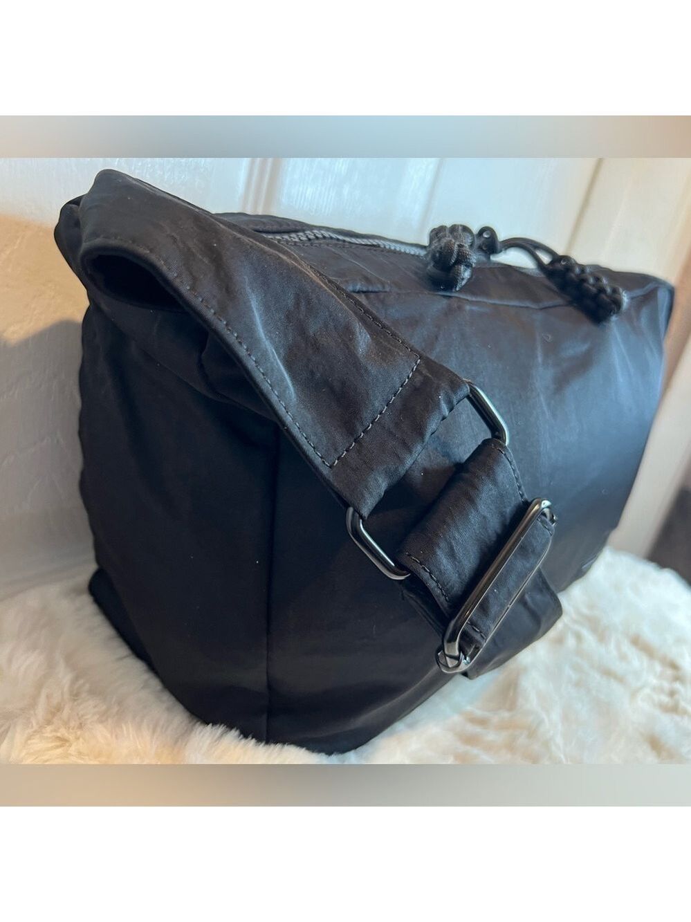 TBG HANDBAG. CROSSBODY OR SHOULDER BAG. - Picture 2 of 10
